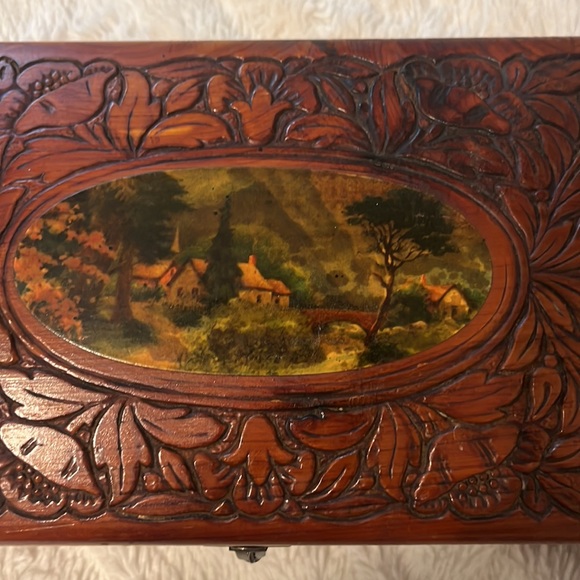 Vintage Wood Cedar Chest Box /Carved Wood/ 1950s - Picture 8 of 8
